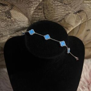 925 Sterling Silver Blue Clover Station Bracelet - 7-8 in